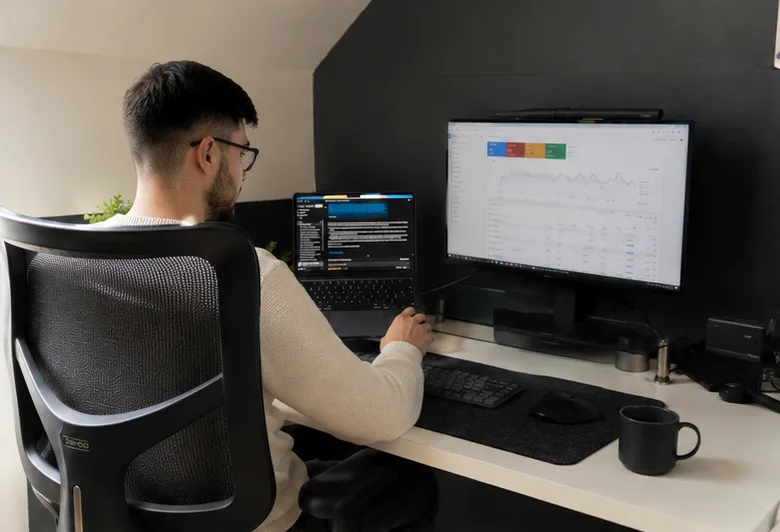 Cyril Kandil gérant un compte Google Ads